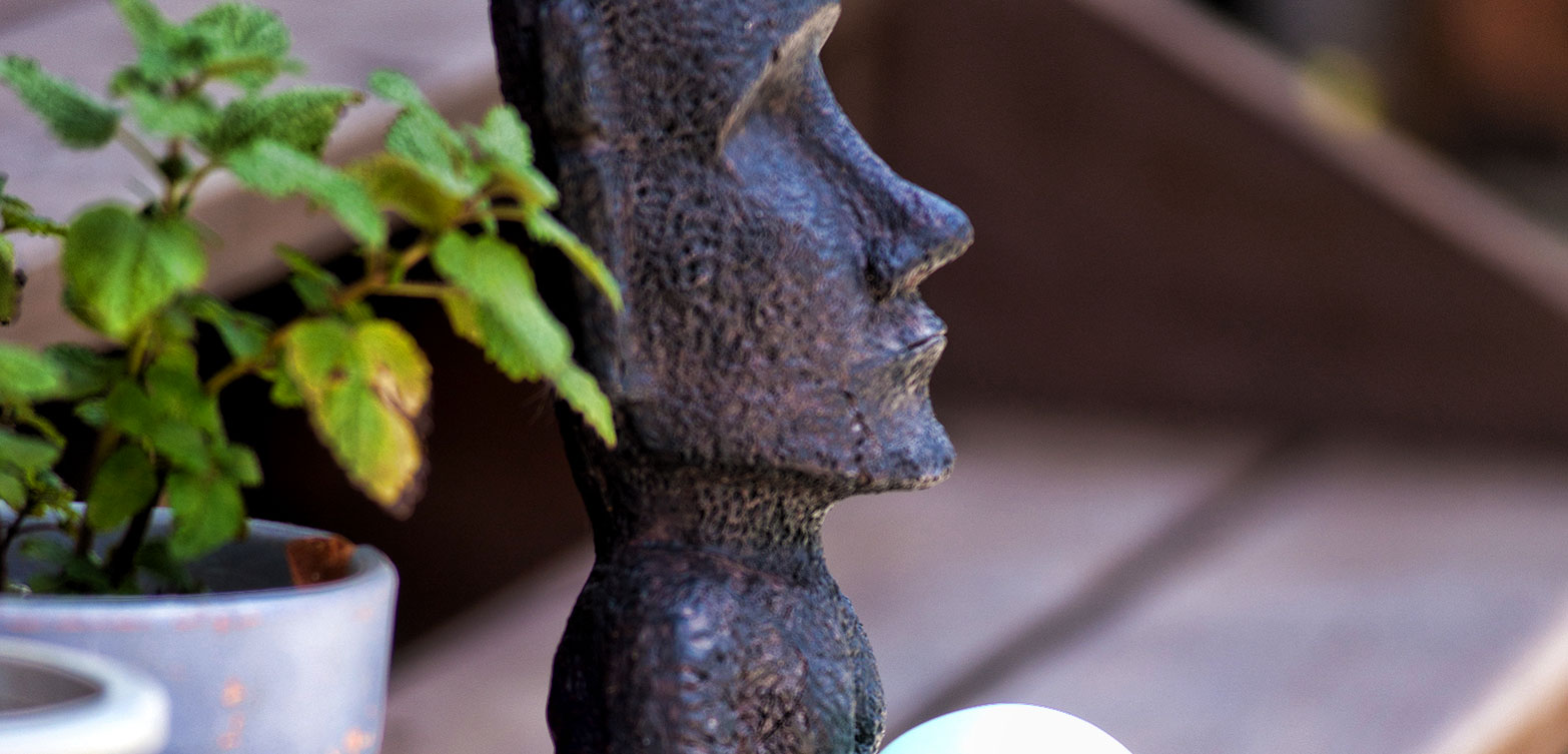 inside garden ～ 石像のある庭 ～