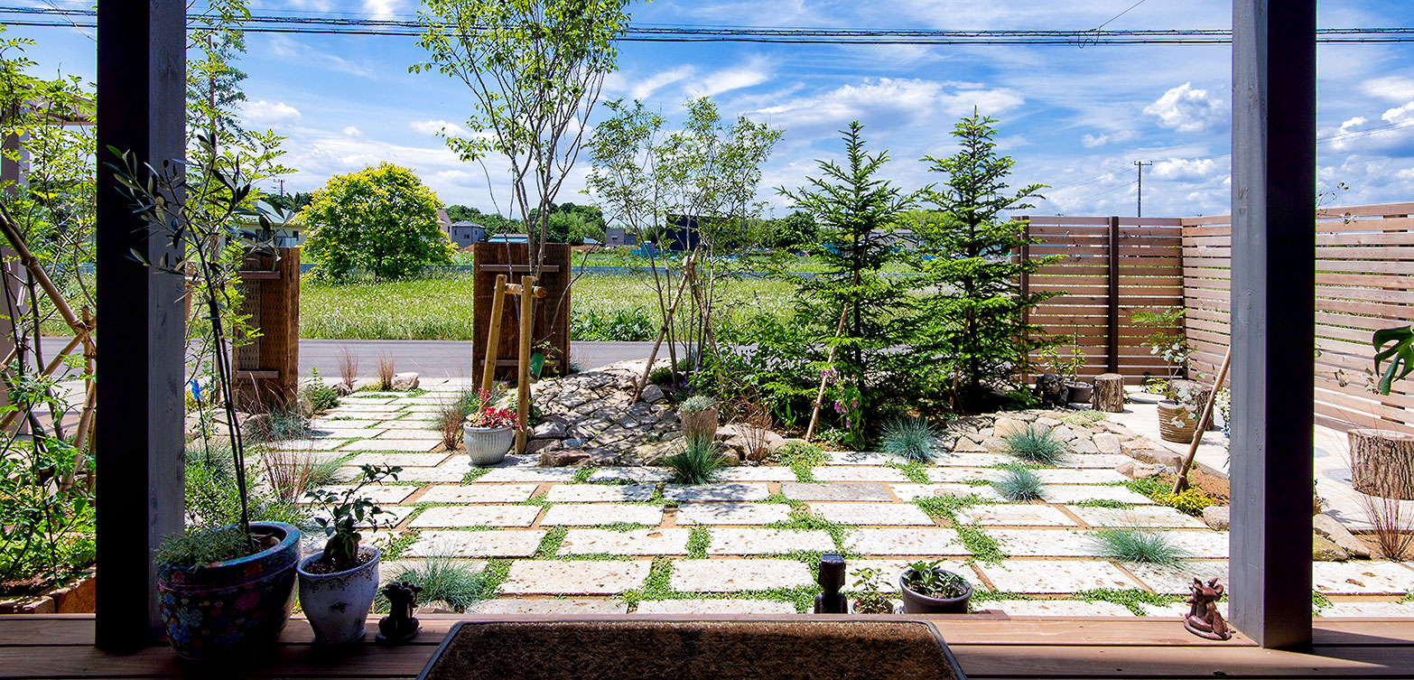 inside garden ～ 石像のある庭 ～